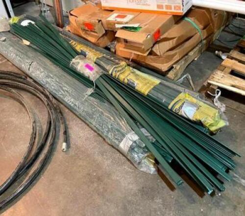 DESCRIPTION: LOT OF 2" BOTTOM LOCK SLATS AS SHOWN BRAND/MODEL: SLAT SOURCE LOCATION: SHOWROOM 2 QTY: 1