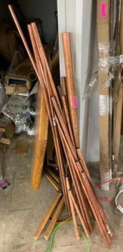 DESCRIPTION: ASSORETED COPPER PIPES AS SHOWN SIZE: 1' TO 5' LOCATION: SHOWROOM 2 QTY: 1