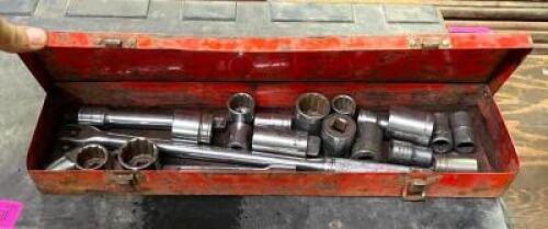 DESCRIPTION: SOCKET SET LOCATION: SHOWROOM 2 QTY: 1