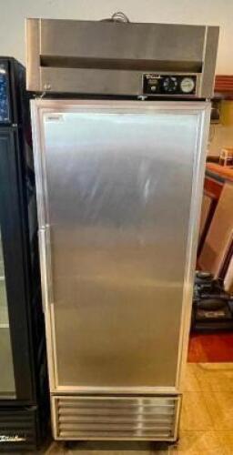 TRUE SINGLE DOOR STAINLESS WARMING CABINET