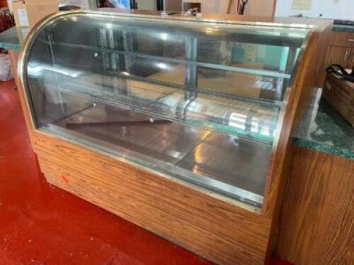 ROYAL 60" DISPLAY CASE.