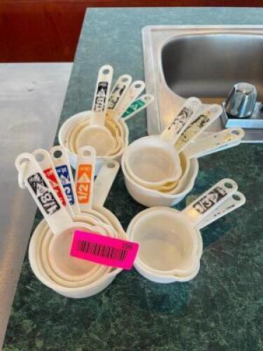 LARGE GROUP OF MEASURING CUPS