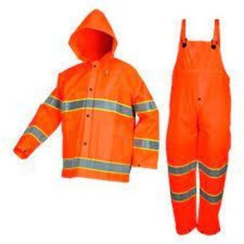 DESCRIPTION: (5) PVC ORANGE RAIN SUIT BRAND/MODEL: MCR SAFETY #2013RM INFORMATION: ORANGE RETAIL$: $41.10 EA SIZE: SIZE MED QTY: 5