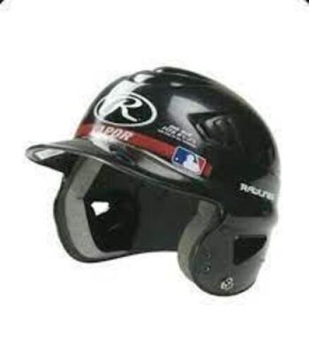 DESCRIPTION: (1) YOUTH BASEBALL BATTIN GHELMET BRAND/MODEL: RAWLINGS INFORMATION: BLACK RETAIL$: $20.00 EA SIZE: FITS SIZES 6.5-7.5 QTY: 1