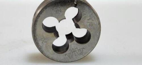 DESCRIPTION: (1) HSS ROUND ADJUSTABLE DIE BRAND/MODEL: GREENFIELD 23787 RETAIL$: $ 73.24 EA SIZE: 1/2" 20 UNF QTY: 1