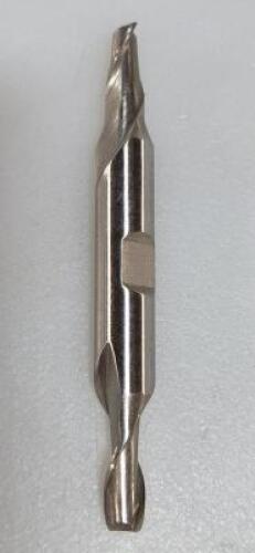 DESCRIPTION: (4) HSS DOUBLE END SQ END MILL BRAND/MODEL: VC 720-2024 RETAIL$: $26.71 EA SIZE: 1/4", 1/2" LOC 3/8" SD QTY: 4