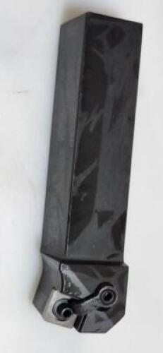 DESCRIPTION: (1) NEGETIVE SQ TOOLHOLDER BRAND/MODEL: DORIAN MSKNL20-5D RETAIL$: 79.97 SIZE: 3/4 x 1/2x 3/16" QTY: 1
