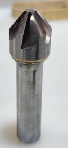 DESCRIPTION: (1) SOLID CARBIDE COUNTERSINK BRAND/MODEL: HERTEL 02389732 RETAIL$: 130.67 SIZE: 3/4" HEAD 1/2" SD 82 DEG QTY: 1