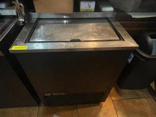 DESCRIPTION: TRUE 24" GLASS COOLER. NOT COOLING TO PROPER TEMP BRAND / MODEL: TRUE T-24-GC ADDITIONAL INFORMATION SN# 1570170, 115 VOLT, 1 PHASE. NOT
