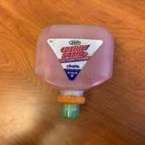 DESCRIPTION (4) HAND CLEANER BRAND/MODEL ZEP CHERRY BOMB GEL ADDITIONAL INFORMATION RETAILS FOR $50.00 EA SIZE 1000 ML THIS LOT IS SOLD BY THE PIECE Q