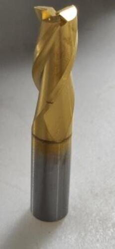 DESCRIPTION: (1) SOLID CARBIDE SQ END MILL BRAND/MODEL: HERTEL 7447078 RETAIL$: 43.69 SIZE: 7/16" 1" LOC 7/16" SD QTY: 1