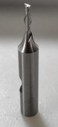 DESCRIPTION: (4) HSS SQ END MILL BRAND/MODEL: HERTEL 41116013 RETAIL$: 19.77 SIZE: 1/8" 3/8" LOC 3/8" SD QTY: 4
