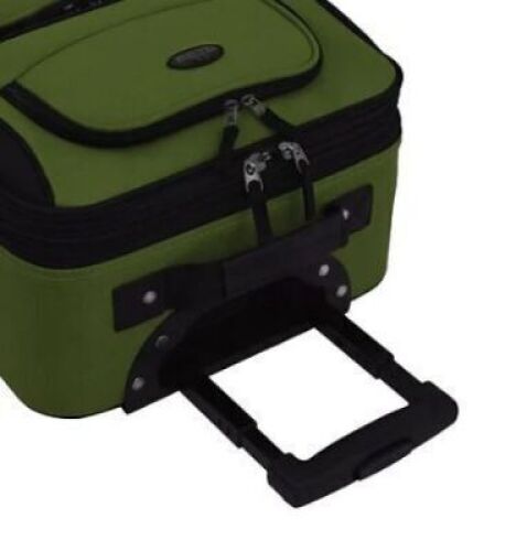 DESCRIPTION: (1) PIECE OF LUGGAGEBRAND/MODEL: US TRAVELERINFORMATION: GREENRETAIL$: $30.00 EASIZE:&nbsp;21"H X 13 1/2"W X 7 1/2"DQTY: 1