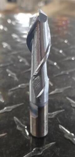 DESCRIPTION (3) CLEVELAND 9/16 PM 2 FLUTE CENTER CUTTING DRILL BRAND/MODEL C40833 ADDITIONAL INFORMATION 1/2 SHANK DIAM THIS LOT IS SOLD BY THE PIECE