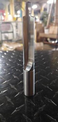 DESCRIPTION (2) KENNAMETAL .395 DIAM, STRAIGHT FLUTE CARBIDE DRILL BRAND/MODEL 1586192 ADDITIONAL INFORMATION MUST INSPECT THIS LOT IS SOLD BY THE PIE