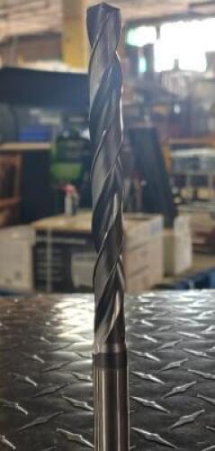 DESCRIPTION (2) KENNAMETAL 13.208MM SOLID CARBIDE DRILL BRAND/MODEL 2440704 ADDITIONAL INFORMATION RETAIL $ 395.44 THIS LOT IS SOLD BY THE PIECE QTY 2