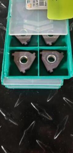 DESCRIPTION (30) TOOL FLO TF293 THREADING INSERTS BRAND/MODEL TF29345AC54C ADDITIONAL INFORMATION RETAIL $ 26.77 THIS LOT IS SOLD BY THE PIECE QTY 30