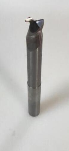 DESCRIPTION: (2) HIGH PERFORMANCE CARBIDE SQ. END MILL BRAND/MODEL: DATA FLUTE HSML20500 RETAIL$: 168.7 SIZE: 1/2" DIAM 3/4" LOC QTY: 2