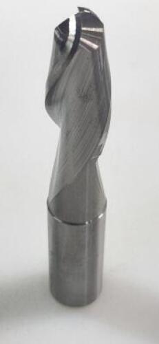 DESCRIPTION: (3) SOLID CARBIDE SQ END MILL BRAND/MODEL: GARR 708763 RETAIL$: 46.90 EA SIZE: .610" 1.38" LOC QTY: 3