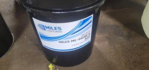 DESCRIPTION: (1) GEAR OIL BRAND/MODEL: MILES LUBRICANTS #49CP56 INFORMATION: SAE GRADE 90W, 5 GAL, PAIL RETAIL$: 400.65 SIZE: 5 GALLON QTY: 1