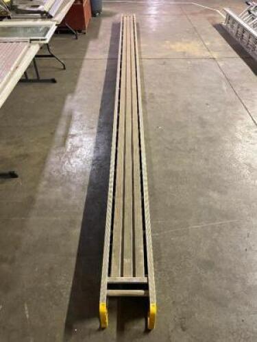 SINGLE PERSON SCAFFOLDING STAGE