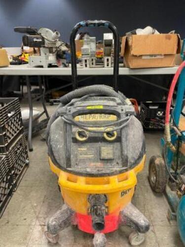 DEWALT SHOP VAC