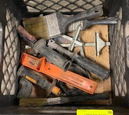 CARTON OF ASSORTED HAND TOOLS