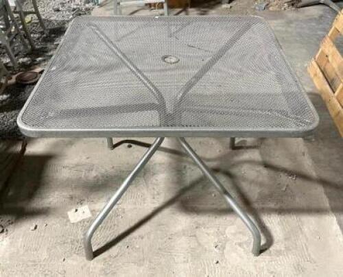 DESCRIPTION: 36" X 36" METAL PATIO TABLE SIZE 36" X 36" LOCATION: AREA #6 QTY: 1