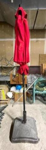DESCRIPTION: 9FT PATIO UMBRELLA W/ PLASTIC BASE SIZE 9FT LOCATION: AREA #6 QTY: 1