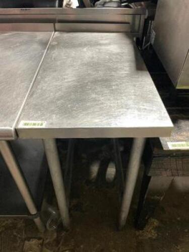 DESCRIPTION: 30" X 18" STAINLESS TABLE SIZE 30" X 18" LOCATION: AREA #1 QTY: 1