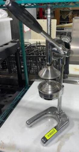 DESCRIPTION: CROWN BRAND JUICER BRAND / MODEL: MJHG-21N ADDITIONAL INFORMATION RETAILS FOR $375 LOCATION: AREA #3 QTY: 1