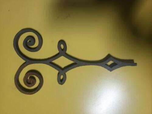 DESCRIPTION: (5) PIECES DECORATIVE WROUGHT IRON RAILING INSERTS QTY: 5