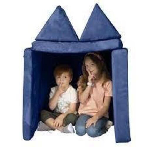 DESCRIPTION: (1) BOX OF CUSTOMIZABLE KIDS COUCH BRAND/MODEL: HUDDLE INFORMATION: LIGHT BLUE RETAIL$: $139.00 TOTAL QTY: 1