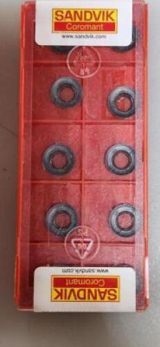 DESCRIPTION: (50) 600-1045E CARBIDE MILLING INSERTS BRAND/MODEL: SANDVIK 600-1045E-ML 1040 RETAIL$: $ 16.30 PER INSERT QTY: 50
