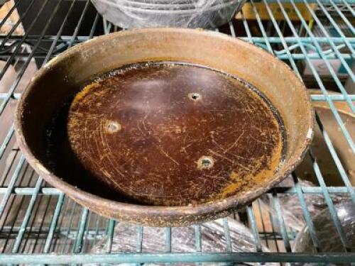DESCRIPTION: (12) 9" DEEP DISH PIZZA PANS SIZE 9" LOCATION: AREA #2 THIS LOT IS: SOLD BY THE PIECE QTY: 12