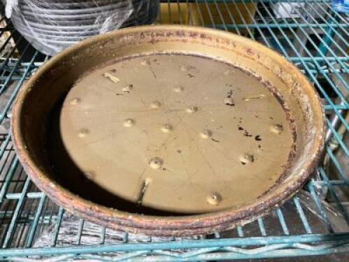 DESCRIPTION: (16) 12" DEEP DISH PIZZA PANS SIZE 12" LOCATION: AREA #2 THIS LOT IS: SOLD BY THE PIECE QTY: 16