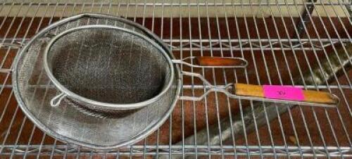 DESCRIPTION: (2) WIRE MESH SCOOPS LOCATION: KITCHEN THIS LOT IS: ONE MONEY QTY: 1