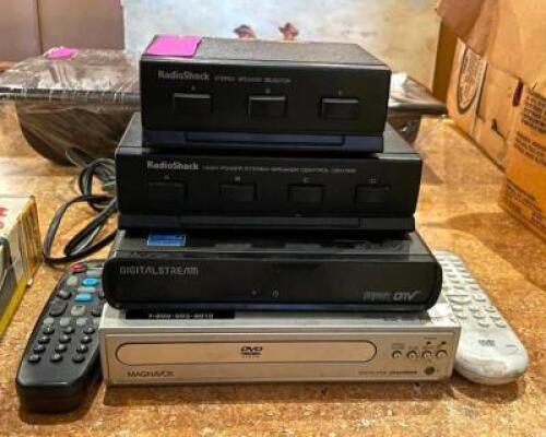 DESCRIPTION: ASSORTED ELECTRONICS AS SHOWN LOCATION: SEATING QTY: 1