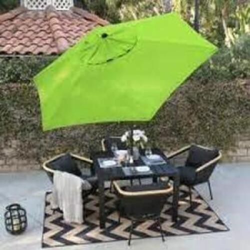 DESCRIPTION: (1) PATIO UMBRELLA BRAND/MODEL: MARKET UMBRELLAS INFORMATION: GREEN RETAIL$: $80.00 EA QTY: 1