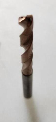 DESCRIPTION: (6) SOLID CARBIDE INTERNAL COOLANT HOBBER DRILLS BRAND/MODEL: WALTER A3399XPL-7/32 RETAIL$: $90.43 EA SIZE: 7/32" QTY: 6