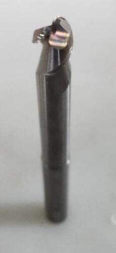 DESCRIPTION: (2) HIGH PERFORMANCE CARBIDE SQ. END MILL BRAND/MODEL: DATA FLUTE HSML20500 RETAIL$: $ 168,70 SIZE: 1/2" DIAM 3/4" LOC QTY: 2