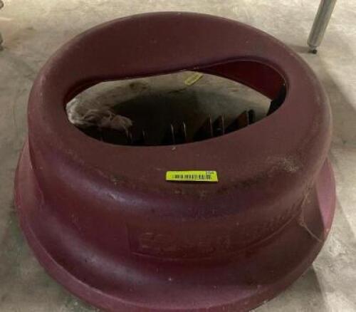 44 GALLON MAGNETIC TRASH CAN LID.