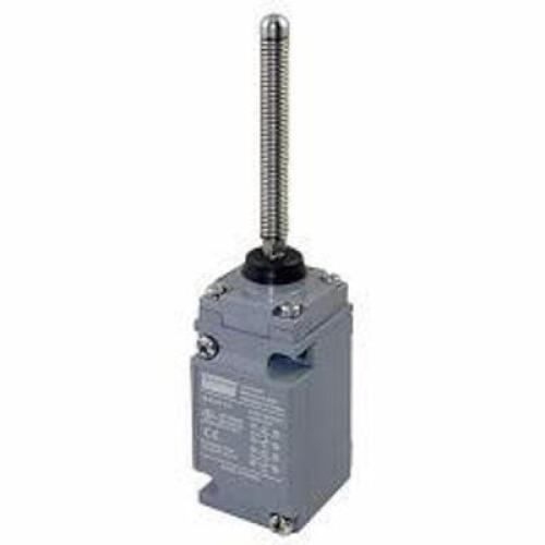 DESCRIPTION: (6) HEAVY DUTY LIMIT SWITCH BRAND/MODEL: DAYTON/12T852 INFORMATION: WOBBLE STICK/IP RATING: 67 RETAIL$: 214.32 EACH SIZE: 3.35"X 1.65"W X