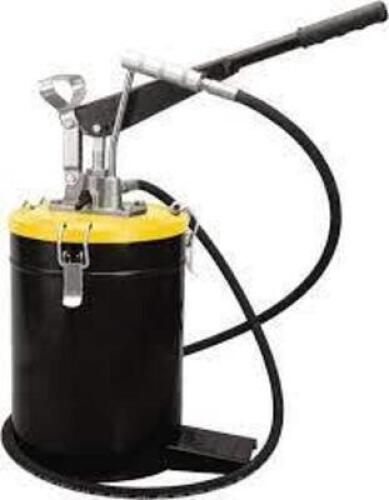 DESCRIPTION: (1) BUCKET GREASE PUMP BRAND/MODEL: PROLUBE #55256416 INFORMATION: BLACK RETAIL$: $296.90 EA QTY: 1