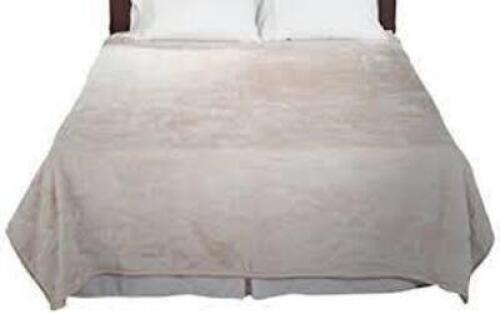 DESCRIPTION: (1) HEAVY PLUSH MINK BLANKET BRAND/MODEL: BEDFORD INFORMATION: GREY RETAIL$: $60.00 EA SIZE: 81"L x 91"W QTY: 1