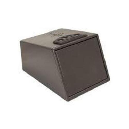 DESCRIPTION: (1) QUICK VAULT SAFE BRAND/MODEL: LIBERTY HD-300 RETAIL$: $219.99 EA SIZE: 8.3" H x 10.1" W x 13.9" D QTY: 1