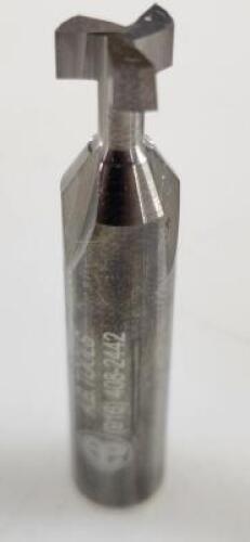 DESCRIPTION: (4) SOLID CARBIDE STRAIGHT TOOTH, 3 FLUTE KEYSEAT CUTTER BRAND/MODEL: MAD IN USA KS375-150 RETAIL$: $ 100.00 EA SIZE: .375" QTY: 4