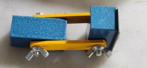 DESCRIPTION: (1) SIDE ORIENTATION MAGNETIC WELDING/FABRICATION BRAND/MODEL: VC 625-0115 RETAIL$: 45.41 SIZE: 2" L 1"W 1"H QTY: 1