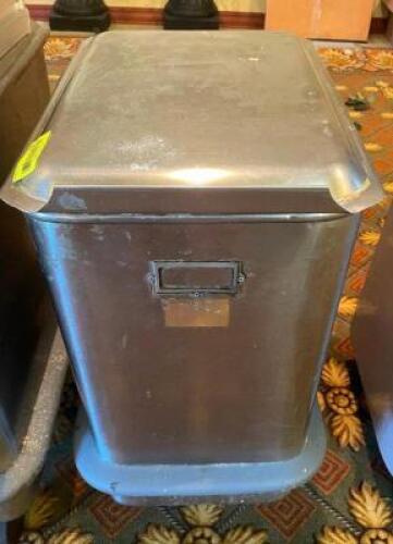 STAINLESS INGREDIENTS BIN W/ LID