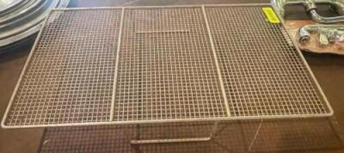 FULL SIZE WIRE MESH COOLING RACK W/ STANDS